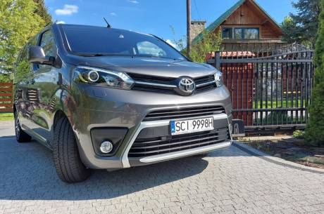 ox_toyota-proace-verso-20-150km-8osob-medium-family-6mt-ss