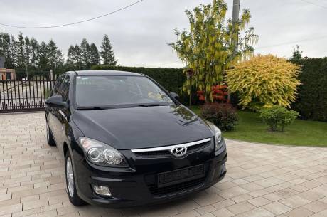 ox_hyundai-i30-blue-drive-14-benzyna-klimatronik-rok-2010-absesp